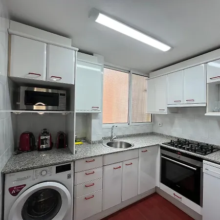 August Centro Apartment *